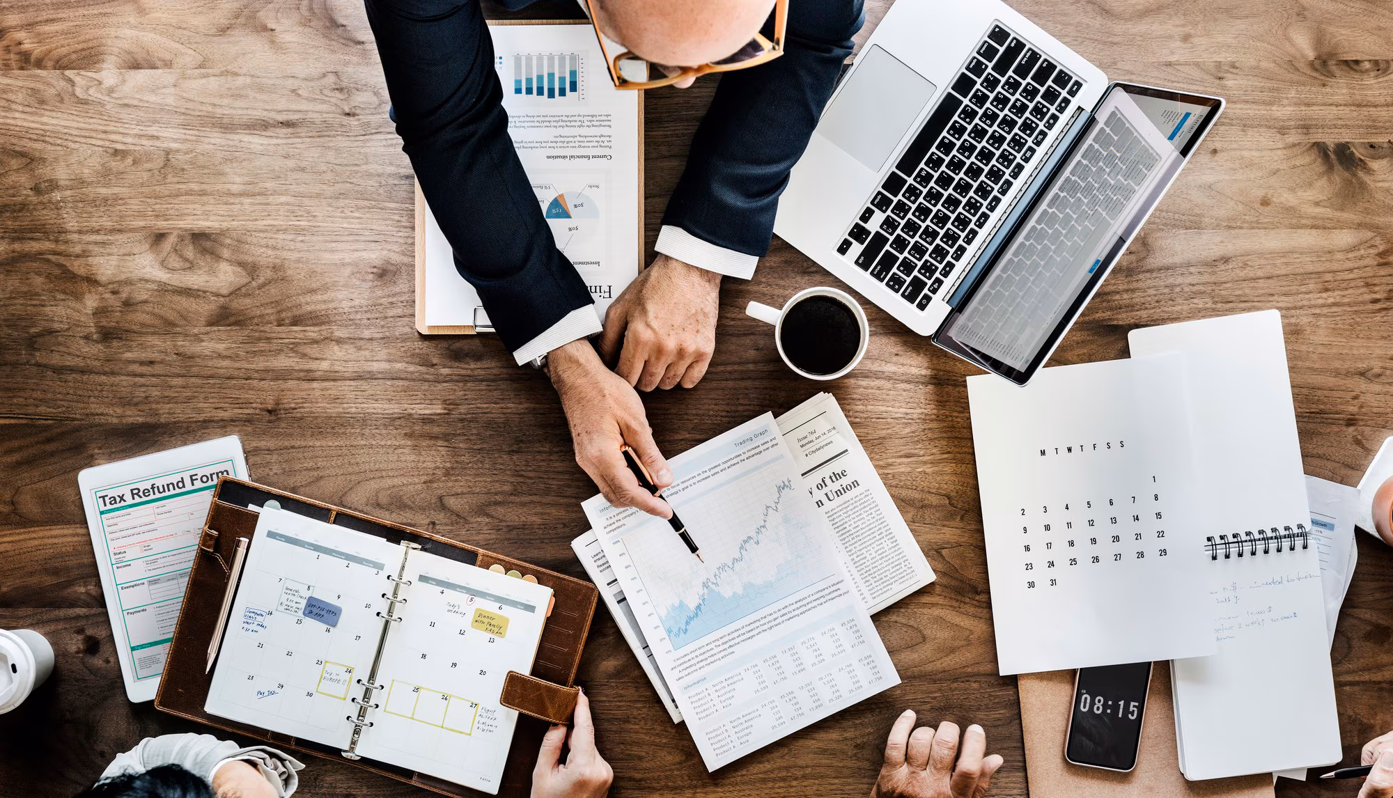 vista-aerea-do-grafico-de-analise-de-dados-de-negocios_53876-146152